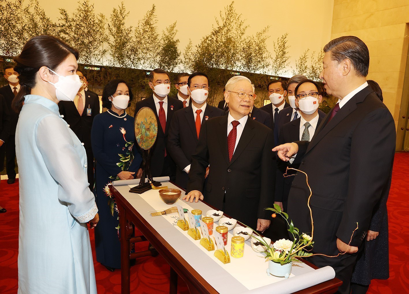 Chủ tịch Tập Cận Bình mời trà Tổng Bí thư Nguyễn Phú Trọng: bên lề Đại hồng bào