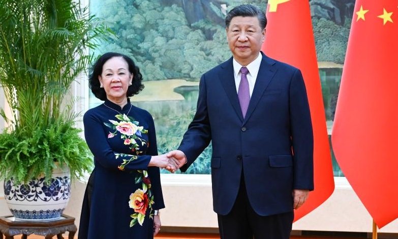 Thường trực Ban Bí thư Trương Thị Mai gặp Tổng bí thư Trung Quốc Tập Cận Bình