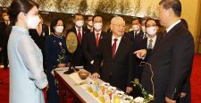Chủ tịch Tập Cận Bình mời trà Tổng Bí thư Nguyễn Phú Trọng: bên lề Đại hồng bào
