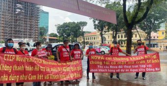 Khách hàng biểu tình tố Novaland giữ sổ đỏ của nhà đầu tư